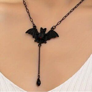 Vintage Gothic Bat Pendant Necklace Black Chain with Red Gemstone Eyes